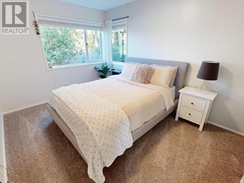 8317 Highway 101, Powell River, BC - Indoor Photo Showing Bedroom