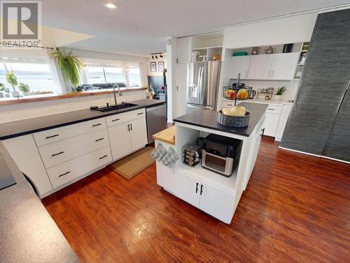 8317 Highway 101, Powell River, BC - Indoor Photo Showing Kitchen