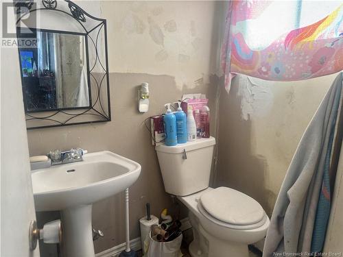 35-37 Russell Street, Saint John, NB - Indoor Photo Showing Bathroom