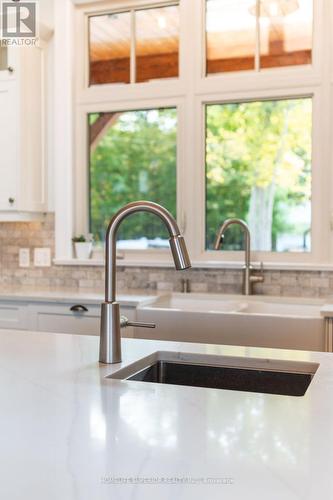 580 Indian Point Road, Kawartha Lakes, ON - Indoor Photo Showing Kitchen