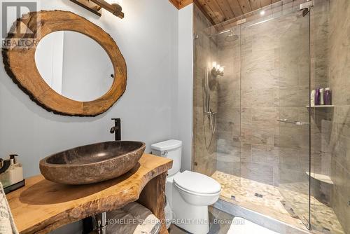 580 Indian Point Road, Kawartha Lakes, ON - Indoor Photo Showing Bathroom