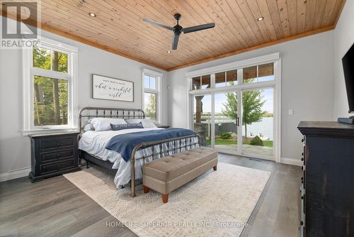 580 Indian Point Road, Kawartha Lakes, ON - Indoor Photo Showing Bedroom