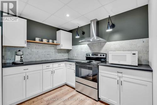 7494 Bamsey Drive, Hamilton Township, ON - Indoor Photo Showing Kitchen