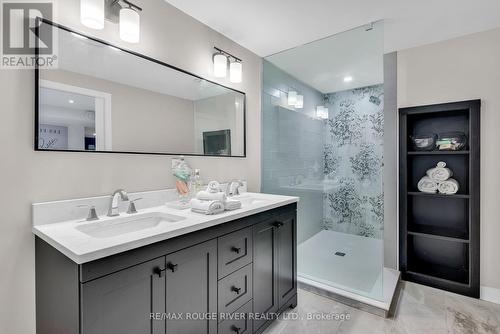 7494 Bamsey Drive, Hamilton Township, ON - Indoor Photo Showing Bathroom