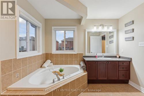 162 Farrier Crescent, Peterborough (Northcrest), ON - Indoor Photo Showing Bathroom