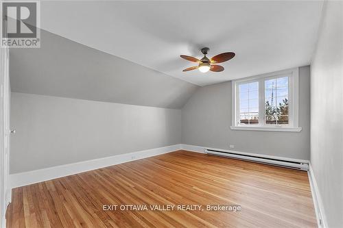 1876 Beachburg Road E, Whitewater Region, ON - Indoor Photo Showing Other Room