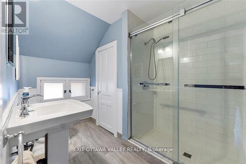 1876 Beachburg Road E, Whitewater Region, ON - Indoor Photo Showing Bathroom