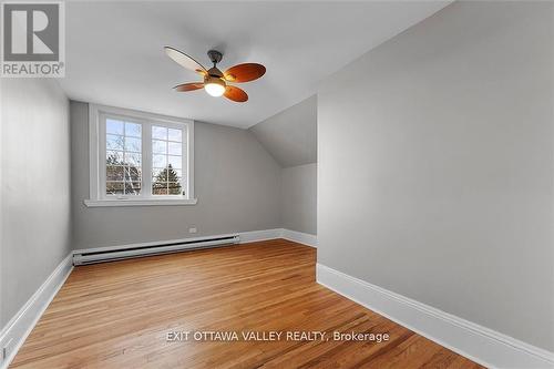 1876 Beachburg Road E, Whitewater Region, ON - Indoor Photo Showing Other Room