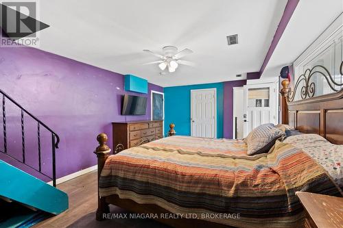 1 Woodside Drive, Port Colborne (877 - Main Street), ON - Indoor Photo Showing Bedroom