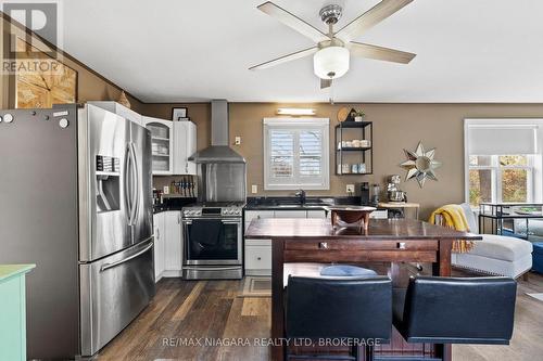 1 Woodside Drive, Port Colborne (877 - Main Street), ON - Indoor Photo Showing Kitchen