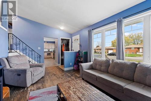 1 Woodside Drive, Port Colborne (877 - Main Street), ON - Indoor Photo Showing Living Room