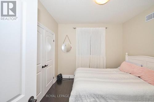 5784 Ironwood Street, Niagara Falls (219 - Forestview), ON - Indoor Photo Showing Bedroom