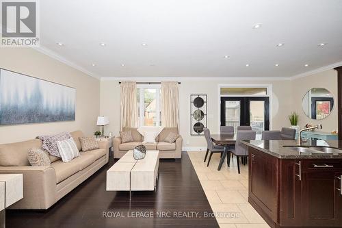 5784 Ironwood Street, Niagara Falls (219 - Forestview), ON - Indoor Photo Showing Living Room