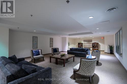 407 - 195 Besserer Street, Ottawa, ON - Indoor Photo Showing Living Room