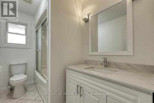 751 Boyle Drive, Woodstock (Woodstock - South), ON - Indoor Photo Showing Bathroom