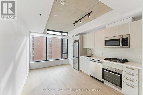 306 - 203 Catherine Street, Ottawa, ON - Indoor Photo Showing Kitchen With Stainless Steel Kitchen