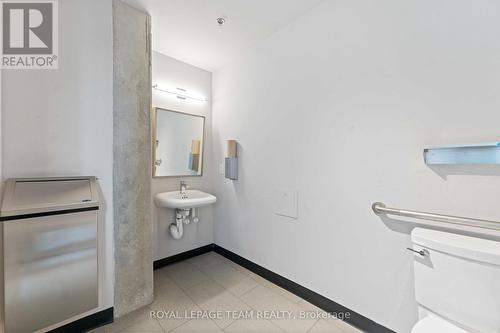 306 - 203 Catherine Street, Ottawa, ON - Indoor Photo Showing Bathroom