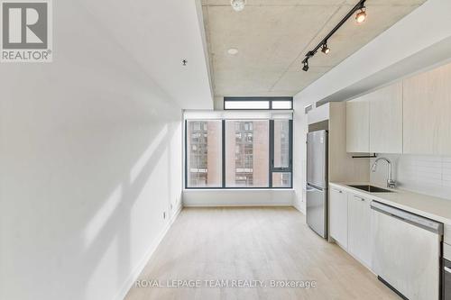 306 - 203 Catherine Street, Ottawa, ON - Indoor Photo Showing Kitchen With Stainless Steel Kitchen