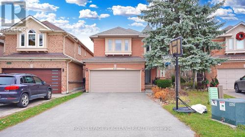 423 Seneca Court, Newmarket, ON - Outdoor With Facade