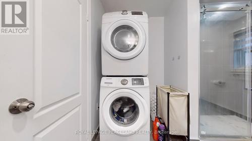 423 Seneca Court, Newmarket, ON - Indoor Photo Showing Laundry Room