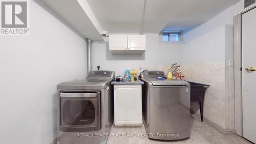 423 Seneca Court, Newmarket, ON - Indoor Photo Showing Laundry Room