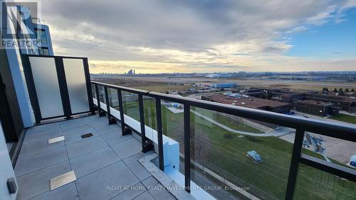 Lph19 - 1100 Sheppard Avenue W, Toronto, ON - Outdoor With View