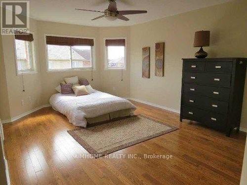 3444 Sunlight Street, Mississauga, ON - Indoor Photo Showing Bedroom