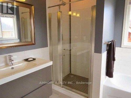 3444 Sunlight Street, Mississauga, ON - Indoor Photo Showing Bathroom