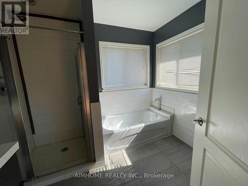 3444 Sunlight Street, Mississauga, ON - Indoor Photo Showing Bathroom