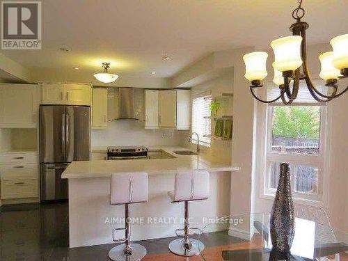 3444 Sunlight Street, Mississauga, ON - Indoor Photo Showing Kitchen