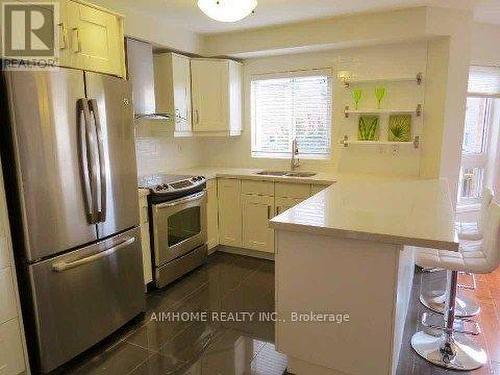 3444 Sunlight Street, Mississauga, ON - Indoor Photo Showing Kitchen