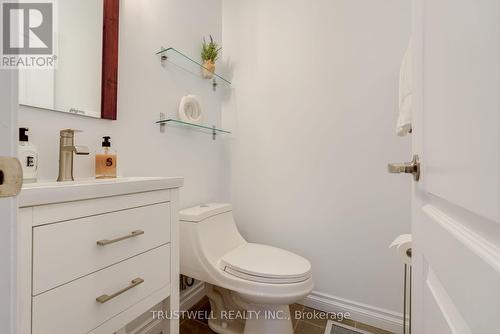 60 Fontebella Avenue, Vaughan, ON - Indoor Photo Showing Bathroom