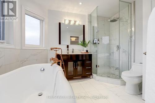 60 Fontebella Avenue, Vaughan, ON - Indoor Photo Showing Bathroom