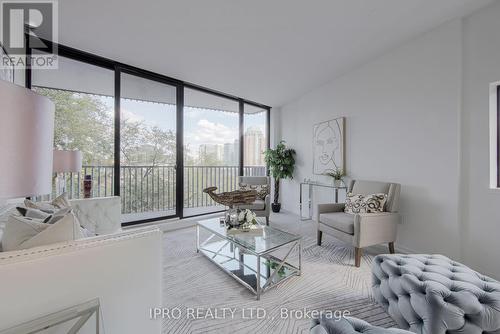 405 - 41 Dovercourt Road, Toronto, ON - Indoor Photo Showing Living Room