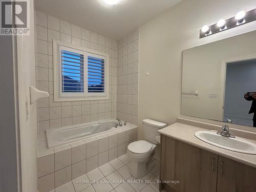 116 Skinner Road, Hamilton, ON - Indoor Photo Showing Bathroom