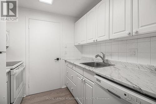 402 - 6532 Bilberry Drive, Ottawa, ON - Indoor Photo Showing Kitchen