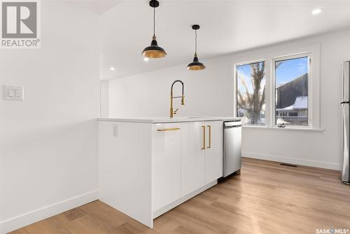 2072 Princess Street, Regina, SK - Indoor Photo Showing Kitchen