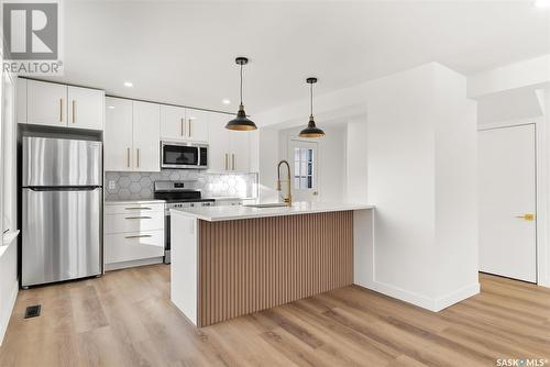 2072 Princess Street, Regina, SK - Indoor Photo Showing Kitchen With Upgraded Kitchen