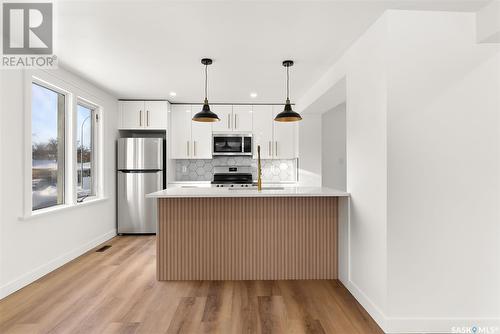 2072 Princess Street, Regina, SK - Indoor Photo Showing Kitchen