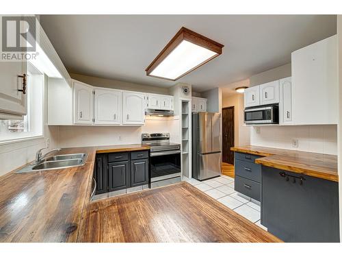 1382 Cypress Drive, Sparwood, BC - Indoor Photo Showing Kitchen With Double Sink