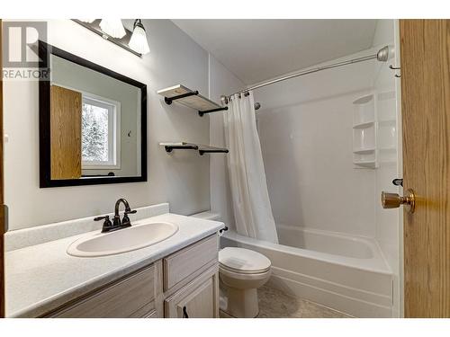 1382 Cypress Drive, Sparwood, BC - Indoor Photo Showing Bathroom