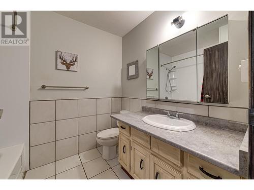 1382 Cypress Drive, Sparwood, BC - Indoor Photo Showing Bathroom