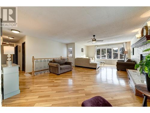 1382 Cypress Drive, Sparwood, BC - Indoor Photo Showing Living Room