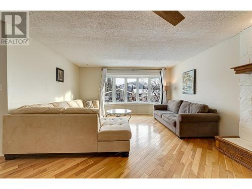 1382 Cypress Drive, Sparwood, BC - Indoor Photo Showing Living Room