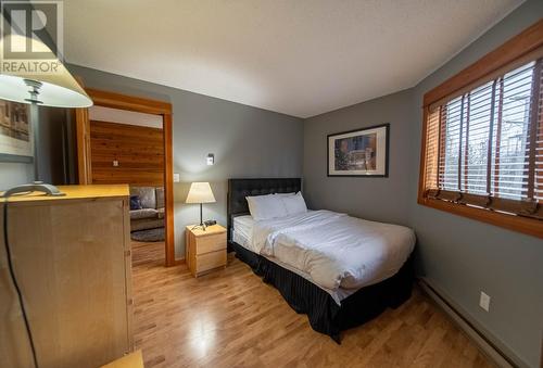 5369 Ski Hill Road Unit# 100, Fernie, BC - Indoor Photo Showing Bedroom