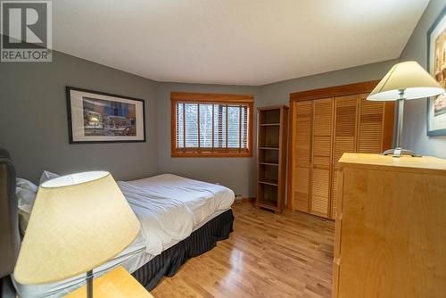 5369 Ski Hill Road Unit# 100, Fernie, BC - Indoor Photo Showing Bedroom