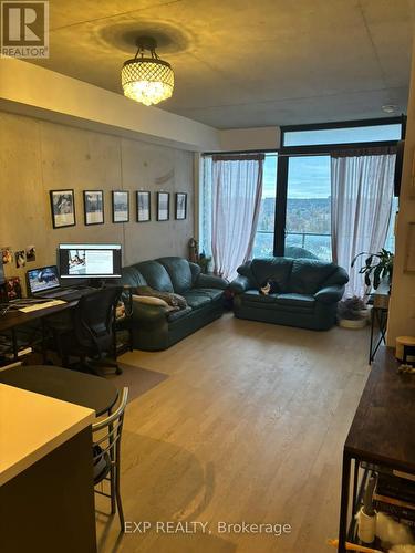 1202 - 203 Catherine Street, Ottawa, ON - Indoor Photo Showing Living Room