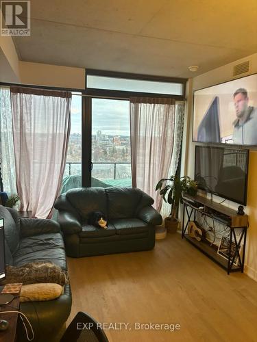 1202 - 203 Catherine Street, Ottawa, ON - Indoor Photo Showing Living Room