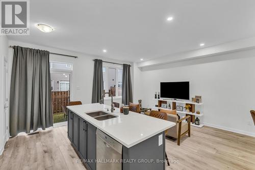 836 Dynasty Street E, Ottawa, ON - Indoor Photo Showing Kitchen With Double Sink