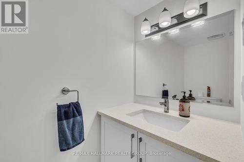 836 Dynasty Street E, Ottawa, ON - Indoor Photo Showing Bathroom